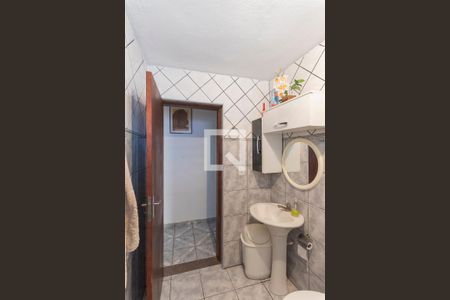 Casa à venda com 329m², 3 quartos e 3 vagasCasa 2- Banheiro