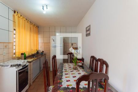 Casa à venda com 329m², 3 quartos e 3 vagasCasa 2- Cozinha