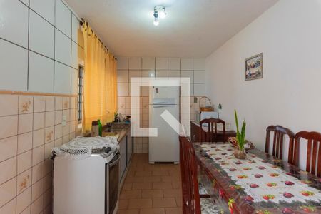 Casa à venda com 329m², 3 quartos e 3 vagasCasa 2- Cozinha