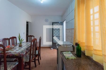 Casa à venda com 329m², 3 quartos e 3 vagasCasa 2- Cozinha