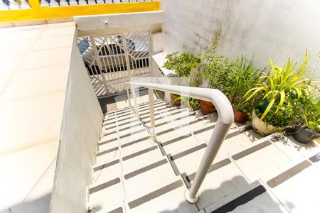 Casa à venda com 157m², 4 quartos e 2 vagasEntrada