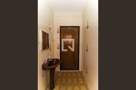 Casa à venda com 157m², 4 quartos e 2 vagasBanheiro 1