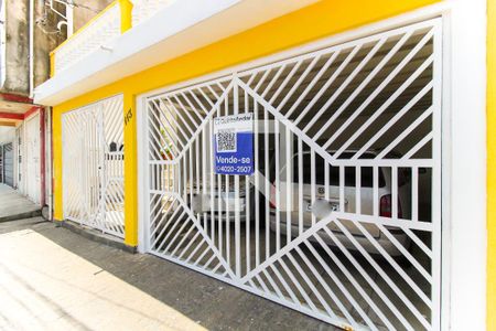 Casa à venda com 157m², 4 quartos e 2 vagasFachada