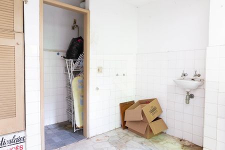 Casa à venda com 130m², 3 quartos e 2 vagas Casa à venda com 130m², 3 quartos e 2 vagasÁrea de Serviço