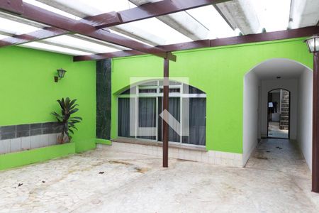 Casa à venda com 130m², 3 quartos e 2 vagas Casa à venda com 130m², 3 quartos e 2 vagasÁrea Externa