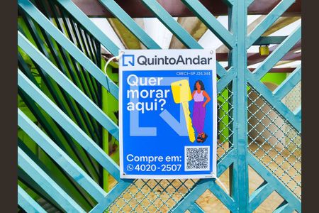 Casa à venda com 130m², 3 quartos e 2 vagas Casa à venda com 130m², 3 quartos e 2 vagasFachada