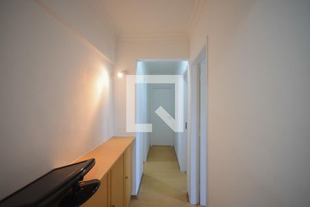 Corredor de apartamento para alugar com 3 quartos, 99m² em Portal do Morumbi , São Paulo