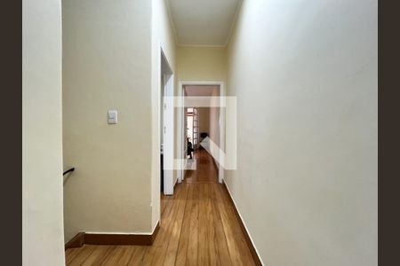 Casa à venda com 270m², 3 quartos e 2 vagasCorredor