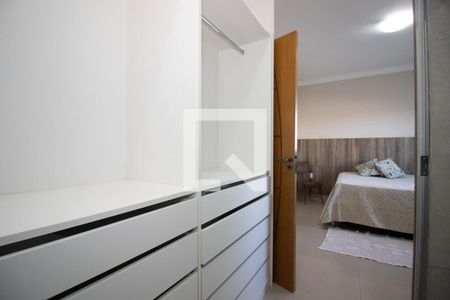 Casa de condomínio para alugar com 200m², 2 quartos e 2 vagasCloset da Suíte Master