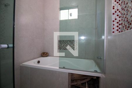 Casa de condomínio para alugar com 200m², 2 quartos e 2 vagasBanheira