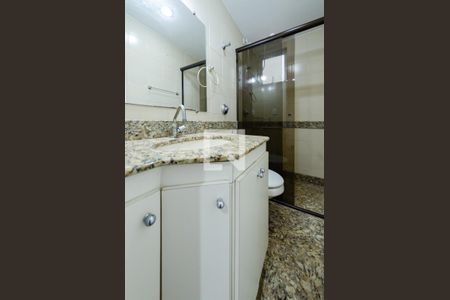 Apartamento à venda com 150m², 3 quartos e 2 vagas Apartamento à venda com 150m², 3 quartos e 2 vagasBanheiro 1