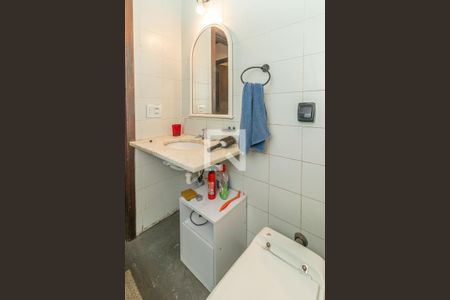 Casa à venda com 450m², 4 quartos e 8 vagasBanheiro 1