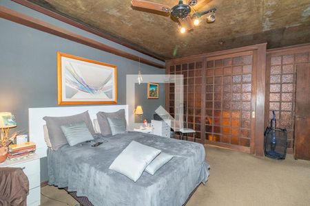 Casa à venda com 450m², 4 quartos e 8 vagasQuarto Suíte