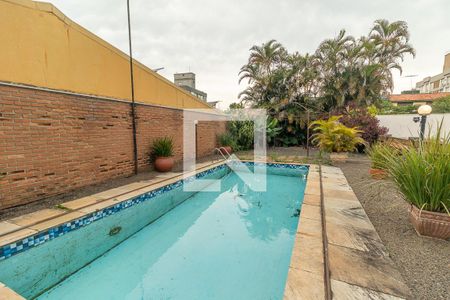 Casa à venda com 450m², 4 quartos e 8 vagasPiscina