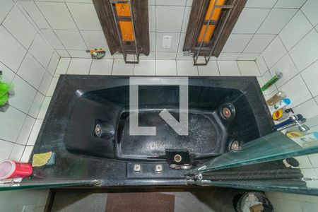 Casa à venda com 450m², 4 quartos e 8 vagasBanheiro da Suíte