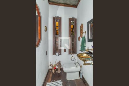 Casa à venda com 450m², 4 quartos e 8 vagasLavabo