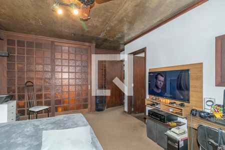 Casa à venda com 450m², 4 quartos e 8 vagasQuarto Suíte