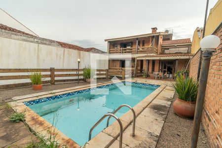 Casa à venda com 450m², 4 quartos e 8 vagasPiscina
