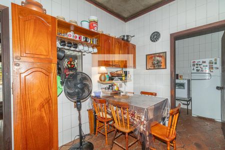 Casa à venda com 450m², 4 quartos e 8 vagasCozinha