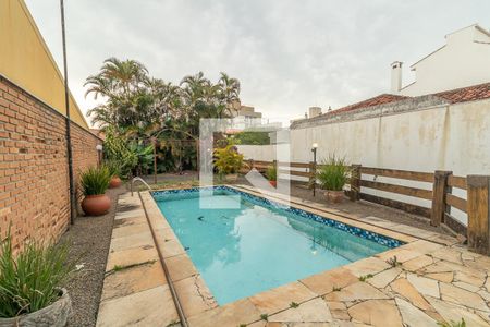 Casa à venda com 450m², 4 quartos e 8 vagasPiscina