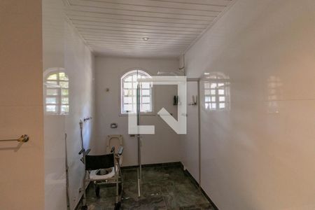 Casa para alugar com 550m², 5 quartos e 4 vagasBanheiro 4