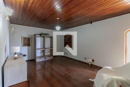 Casa para alugar com 550m², 5 quartos e 4 vagasQuarto 4