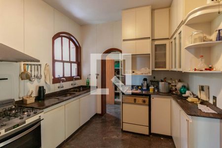 Casa para alugar com 550m², 5 quartos e 4 vagasCozinha e Área de Serviço