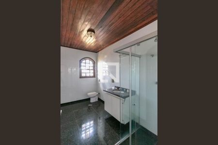 Casa para alugar com 550m², 5 quartos e 4 vagasBanheiro 3