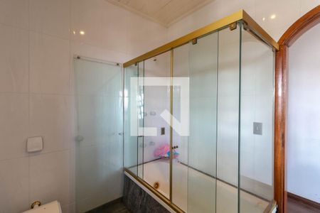 Casa para alugar com 550m², 5 quartos e 4 vagasBanheiro 1