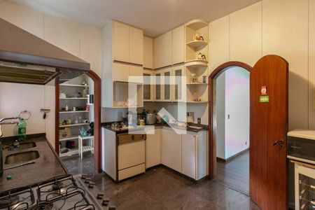 Casa para alugar com 550m², 5 quartos e 4 vagasCozinha e Área de Serviço