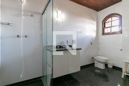 Casa para alugar com 550m², 5 quartos e 4 vagasBanheiro 2