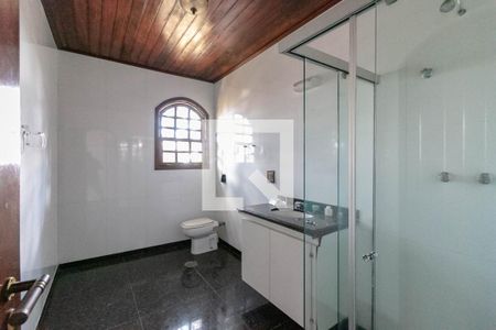 Casa para alugar com 550m², 5 quartos e 4 vagasBanheiro 3