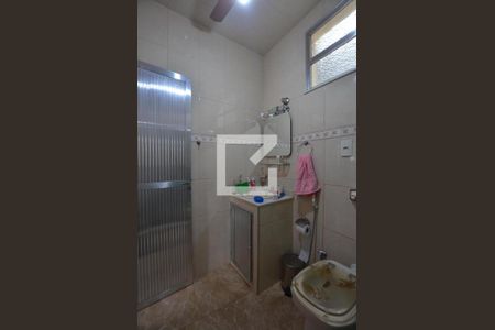 Casa à venda com 223m², 3 quartos e 2 vagasBanheiro