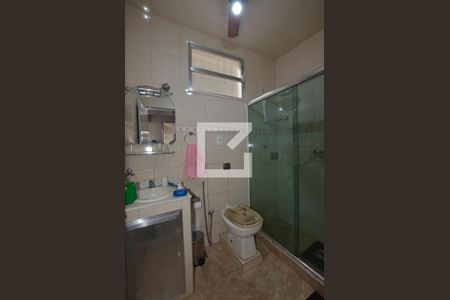 Casa à venda com 223m², 3 quartos e 2 vagasBanheiro