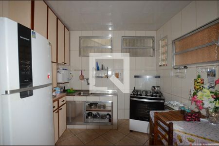 Casa à venda com 223m², 3 quartos e 2 vagasBanheiro