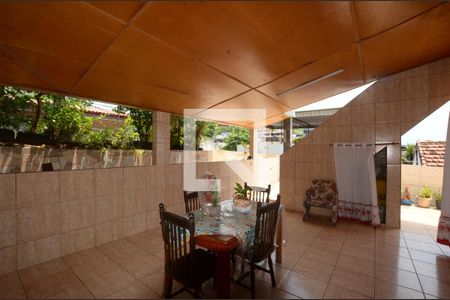 Casa à venda com 223m², 3 quartos e 2 vagasÁrea de Serviço