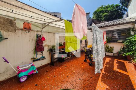 Casa à venda com 200m², 2 quartos e 1 vagaquintal