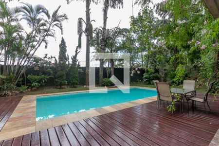 Casa à venda com 610m², 5 quartos e 4 vagas Casa à venda com 610m², 5 quartos e 4 vagasPiscina