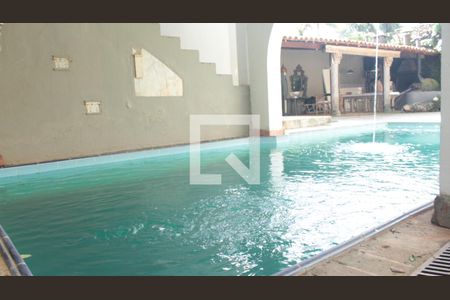 Casa à venda com 1054m², 3 quartos e 3 vagasPiscina