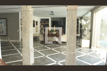 Casa à venda com 1054m², 3 quartos e 3 vagasDetalhe Sala