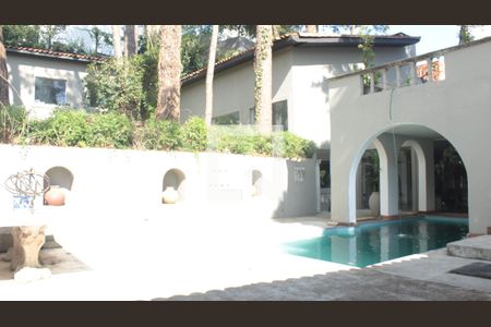 Casa à venda com 1054m², 3 quartos e 3 vagasPiscina