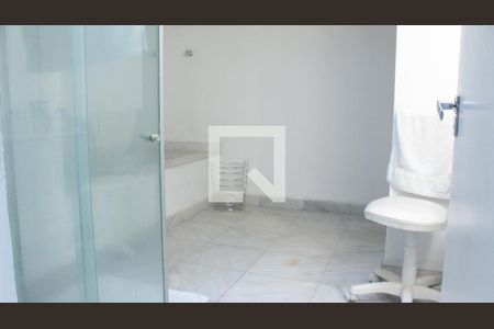 Casa à venda com 1054m², 3 quartos e 3 vagasBanheiro da Suíte 2