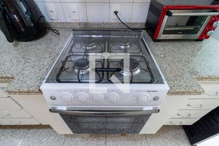 Apartamento à venda com 118m², 3 quartos e 3 vagas Apartamento à venda com 118m², 3 quartos e 3 vagasDetalhe - Cozinha