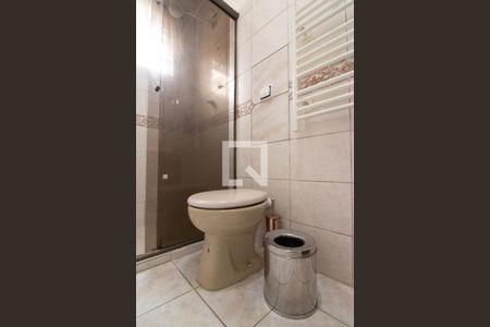 Banheiro de apartamento para alugar com 1 quarto, 56m² em Vila Ipiranga, Porto Alegre