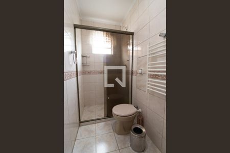 Banheiro de apartamento para alugar com 1 quarto, 56m² em Vila Ipiranga, Porto Alegre