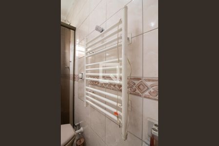 Banheiro de apartamento para alugar com 1 quarto, 56m² em Vila Ipiranga, Porto Alegre