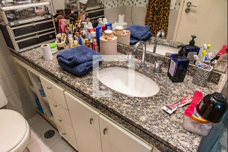 Apartamento à venda com 78m², 3 quartos e 2 vagasBanheiro da suíte