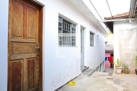 Casa para alugar com 60m², 2 quartos e sem vagaQuintal
