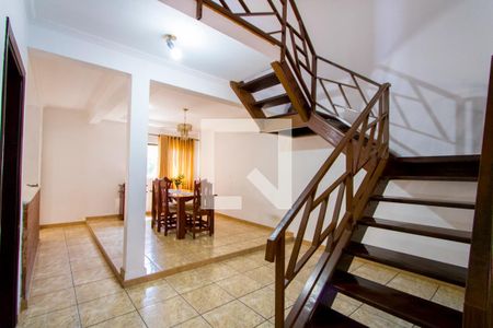 Detalhe da sala de estar de casa à venda com 3 quartos, 232m² em Condomínio Maracanã, Santo André