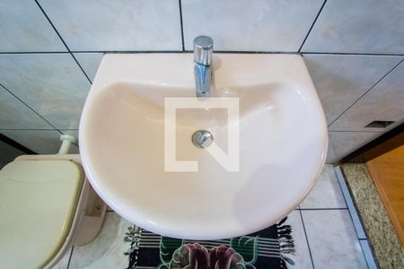 Casa à venda com 232m², 3 quartos e 8 vagasBanheiro do quarto 1